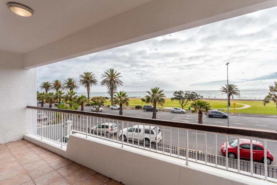 3 Bedroom Property for Sale in Sea Point Western Cape